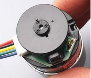 歐姆龍傳感器告訴您如何精準(zhǔn)的測算出電機(jī)的轉(zhuǎn)速？